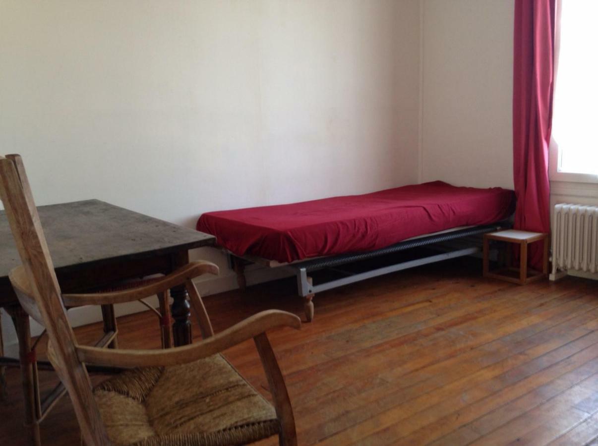 Chambres Meublees Chez L'Habitant Dans Appartement Proche Gare Sncf Creil Bagian luar foto